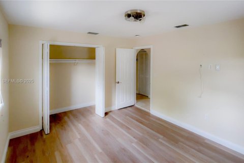 Снять в аренду виллу или дом в Майами, Флорида 4 спальни, 235.97м2, № 1988685 - фото 23