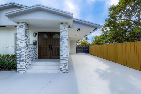 Снять в аренду виллу или дом в Майами, Флорида 4 спальни, 235.97м2, № 1988685 - фото 28