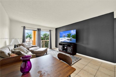 Condominio en alquiler en Doral, Florida, 2 dormitorios, 96.25 m2 № 1974769 - foto 6