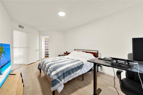 Condominio en alquiler en Doral, Florida, 2 dormitorios, 96.25 m2 № 1974769 - foto 15