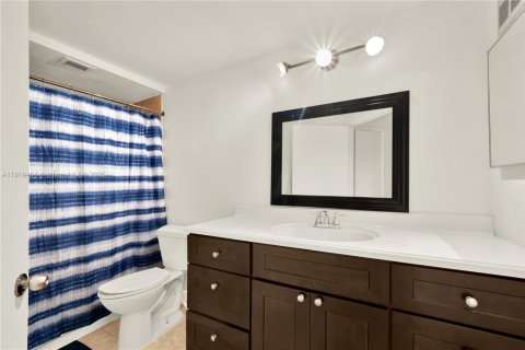 Condominio en alquiler en Doral, Florida, 2 dormitorios, 96.25 m2 № 1974769 - foto 14