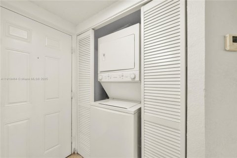 Condominio en alquiler en Doral, Florida, 2 dormitorios, 96.25 m2 № 1974769 - foto 4