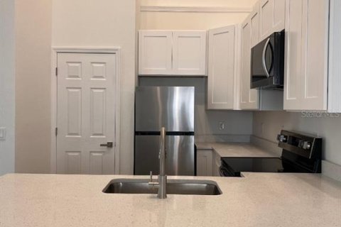 Villa ou maison à louer à Poinciana, Floride: 3 chambres, 98.1 m2 № 2413899 - photo 5