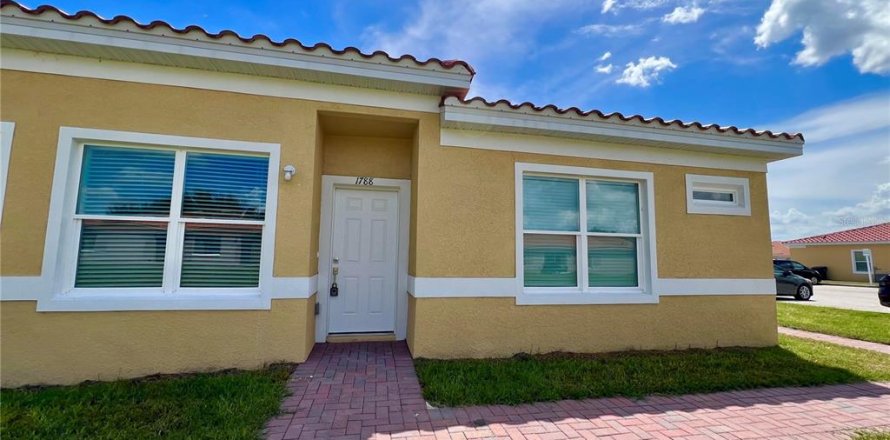 Villa ou maison à Poinciana, Floride 3 chambres, 98.1 m2 № 2413899