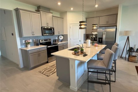 Casa en alquiler en Kissimmee, Florida, 4 dormitorios, 189.71 m2 № 1895133 - foto 13