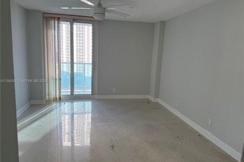Copropriété à louer à Sunny Isles Beach, Floride: 1 chambre, 92.07 m2 № 1999231 - photo 4