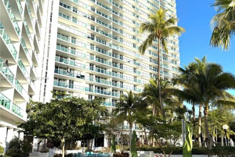 Copropriété à louer à Sunny Isles Beach, Floride: 1 chambre, 92.07 m2 № 1999231 - photo 13