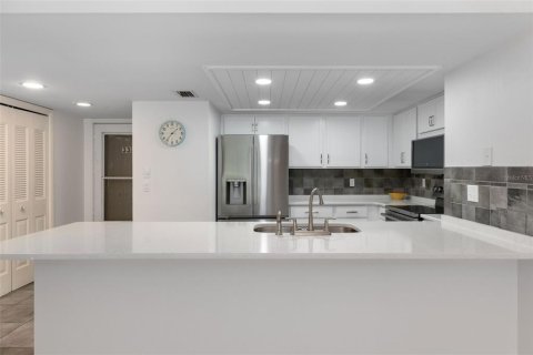 Condominio en venta en Homosassa, Florida, 2 dormitorios, 152.64 m2 № 1919342 - foto 3