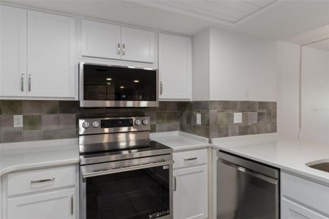 Condominio en venta en Homosassa, Florida, 2 dormitorios, 152.64 m2 № 1919342 - foto 5