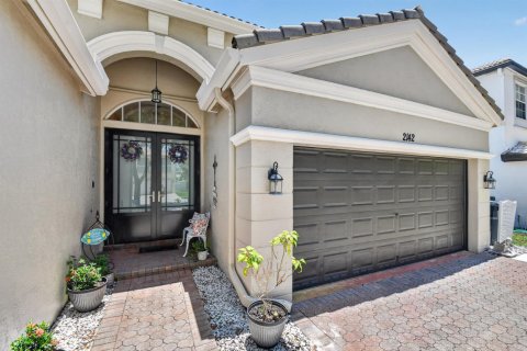 Villa ou maison à vendre à Wellington, Floride: 4 chambres, 209.03 m2 № 2185182 - photo 2