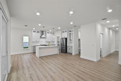 Casa en venta en Orlando, Florida, 3 dormitorios, 209.03 m2 № 1898680 - foto 8