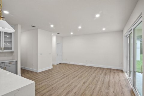 Casa en venta en Orlando, Florida, 3 dormitorios, 209.03 m2 № 1898680 - foto 10