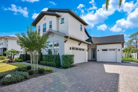 House in Orlando, Florida 4 bedrooms, 352.75 sq.m. № 2115840