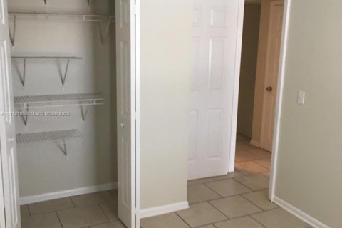 Adosado en venta en Sunrise, Florida, 3 dormitorios, 118.54 m2 № 1978906 - foto 5