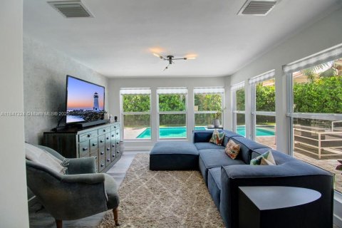 House in Fort Lauderdale, Florida 3 bedrooms, 186.18 sq.m. № 1857303 - photo 2