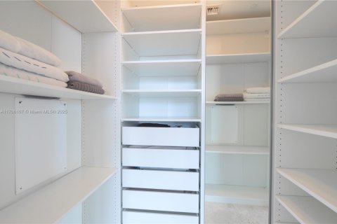 Condominio en venta en Miami, Florida, 2 dormitorios, 112.04 m2 № 1980062 - foto 19