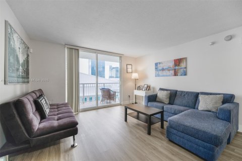 Снять в аренду кондоминиум в Майами, Флорида 1 спальня, 76.64м2, № 1959377 - фото 2