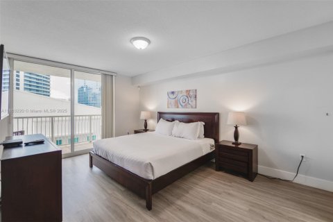Снять в аренду кондоминиум в Майами, Флорида 1 спальня, 76.64м2, № 1959377 - фото 9