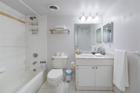 Снять в аренду кондоминиум в Майами, Флорида 1 спальня, 76.64м2, № 1959377 - фото 12