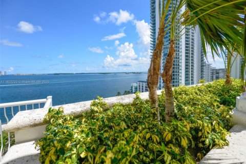 Снять в аренду кондоминиум в Майами, Флорида 1 спальня, 76.64м2, № 1959377 - фото 23