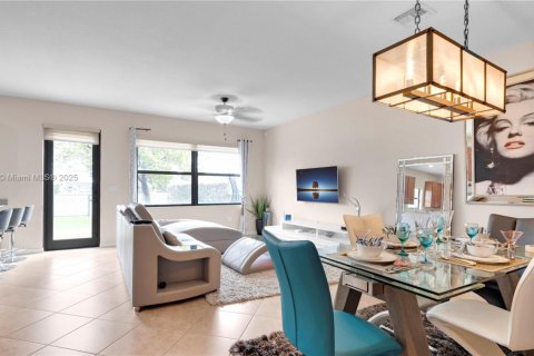 Villa ou maison à vendre à Miami, Floride: 4 chambres, 206.52 m2 № 1859174 - photo 20