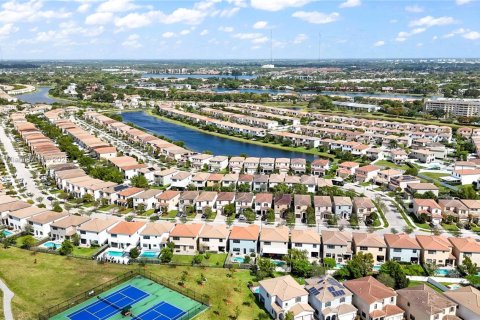 Villa ou maison à vendre à Miami, Floride: 4 chambres, 206.52 m2 № 1859174 - photo 9