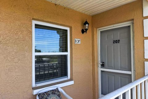 Appartement à louer à Naples, Floride: 2 chambres, 104.89 m2 № 2101441 - photo 2