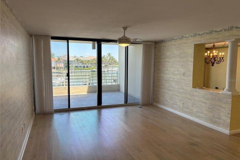 Condominio en venta en Saint Petersburg, Florida, 4 dormitorios, 377.65 m2 № 2101813 - foto 29