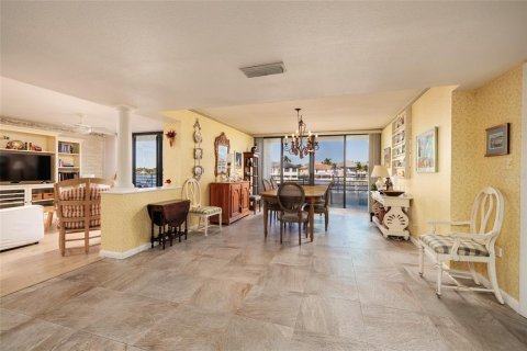 Condominio en venta en Saint Petersburg, Florida, 4 dormitorios, 377.65 m2 № 2101813 - foto 24