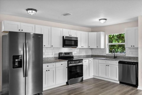 House in Lakeland, Florida 3 bedrooms, 102.56 sq.m. № 1907512 - photo 13