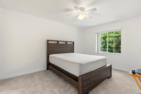 Copropriété à louer à Stuart, Floride: 2 chambres, 81.29 m2 № 1188557 - photo 1