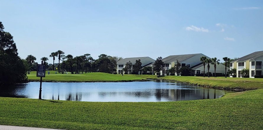 Condominio en Fort Pierce, Florida, 3 dormitorios № 1102002
