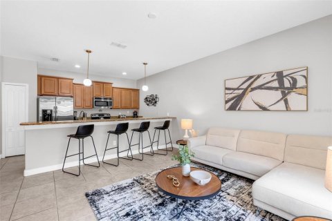 Touwnhouse à vendre à Kissimmee, Floride: 4 chambres, 176.7 m2 № 2236059 - photo 11