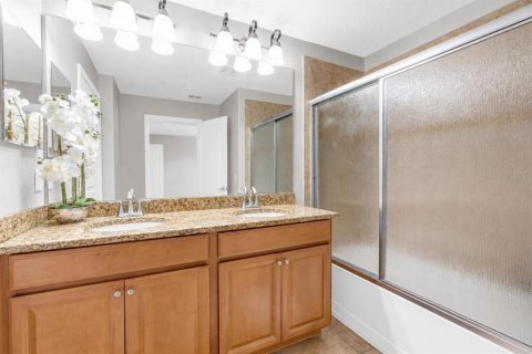 Touwnhouse à vendre à Kissimmee, Floride: 4 chambres, 176.7 m2 № 2236059 - photo 12