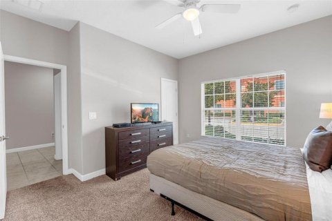 Touwnhouse à vendre à Kissimmee, Floride: 4 chambres, 176.7 m2 № 2236059 - photo 14