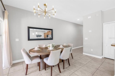 Touwnhouse à vendre à Kissimmee, Floride: 4 chambres, 176.7 m2 № 2236059 - photo 19
