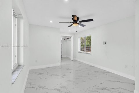 Купить виллу или дом в Эль Портал, Флорида 4 спальни, 148.27м2, № 1968341 - фото 30