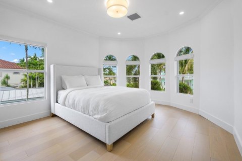 House in Boca Raton, Florida 5 bedrooms, 361.85 sq.m. № 2182316 - photo 23