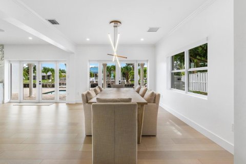 House in Boca Raton, Florida 5 bedrooms, 361.85 sq.m. № 2182316 - photo 17