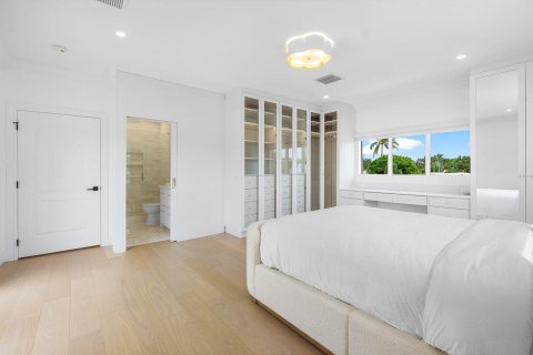 House in Boca Raton, Florida 5 bedrooms, 361.85 sq.m. № 2182316 - photo 29