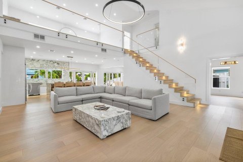 House in Boca Raton, Florida 5 bedrooms, 361.85 sq.m. № 2182316 - photo 8
