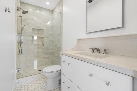 House in Boca Raton, Florida 5 bedrooms, 361.85 sq.m. № 2182316 - photo 30