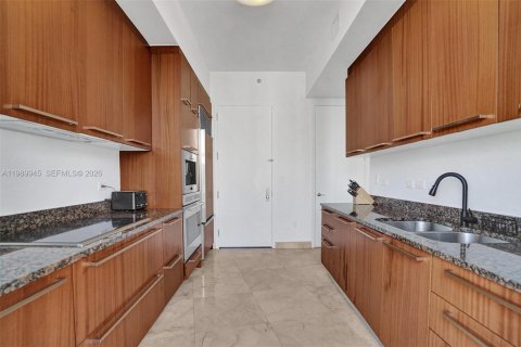 Condominio en venta en Sunny Isles Beach, Florida, 2 dormitorios, 133.31 m2 № 2051988 - foto 17