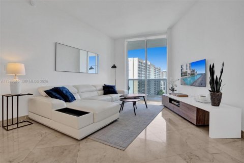 Condominio en venta en Sunny Isles Beach, Florida, 2 dormitorios, 133.31 m2 № 2051988 - foto 11