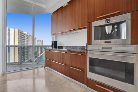 Condominio en venta en Sunny Isles Beach, Florida, 2 dormitorios, 133.31 m2 № 2051988 - foto 18