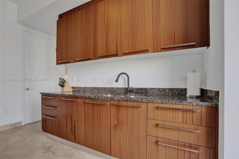 Condominio en venta en Sunny Isles Beach, Florida, 2 dormitorios, 133.31 m2 № 2051988 - foto 15