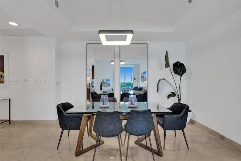 Condominio en venta en Sunny Isles Beach, Florida, 2 dormitorios, 133.31 m2 № 2051988 - foto 7