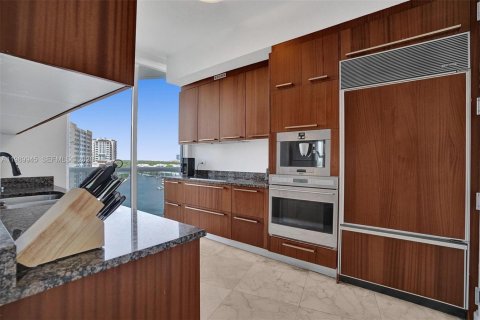 Condominio en venta en Sunny Isles Beach, Florida, 2 dormitorios, 133.31 m2 № 2051988 - foto 20