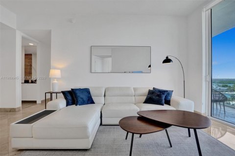 Condominio en venta en Sunny Isles Beach, Florida, 2 dormitorios, 133.31 m2 № 2051988 - foto 13