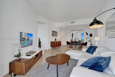 Condominio en venta en Sunny Isles Beach, Florida, 2 dormitorios, 133.31 m2 № 2051988 - foto 5